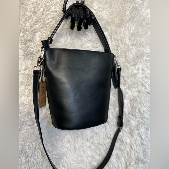 🖤🔥NWT- STEVE MADDEN STUNNING FAUX SUEDE AND LEATHER BCLARAA BUCKET BAG🔥🖤 - Picture 10 of 17